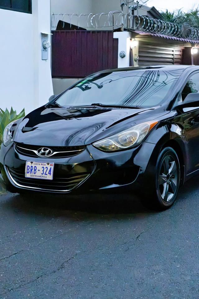 2012 Hyundai Elantra - foto 2