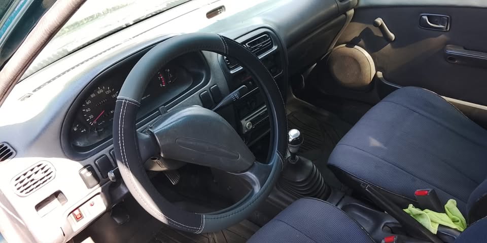 1999 Daihatsu Charade - foto 5
