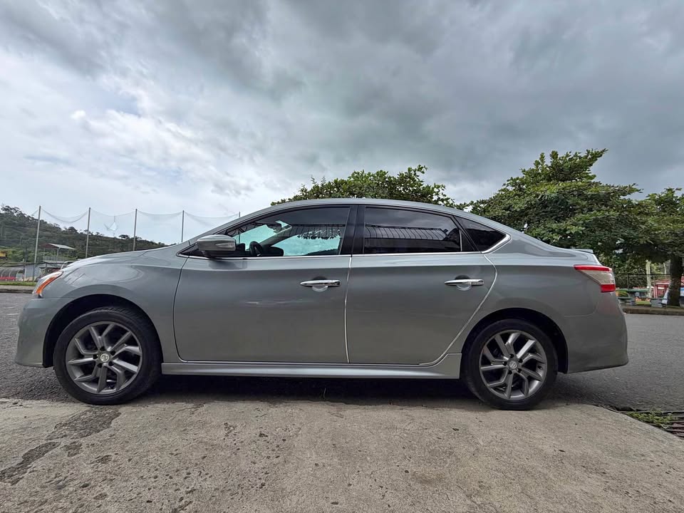 2015 Nissan Sentra - foto 2