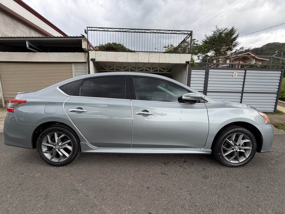 2015 Nissan Sentra - foto 3