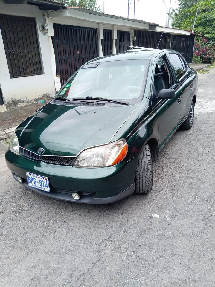 2001 Toyota Yaris - foto 5