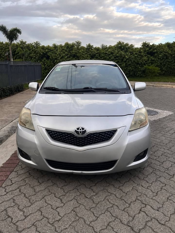 2012 Toyota Yaris - foto 2