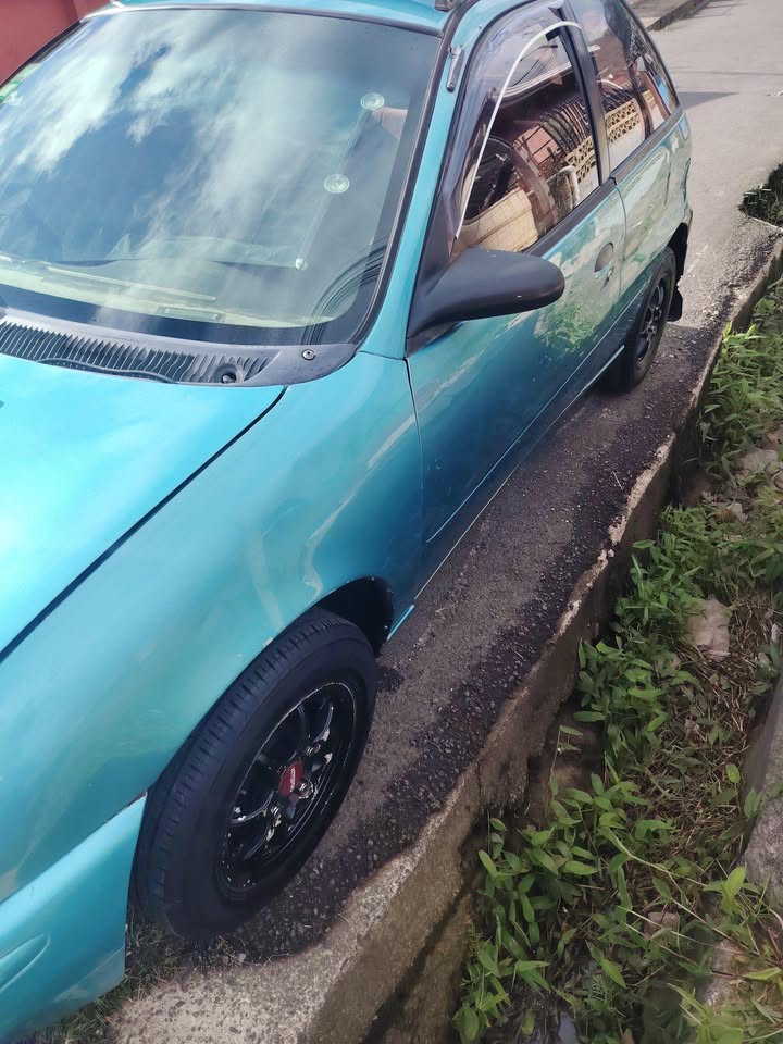 1996 Geo Metro - foto 2