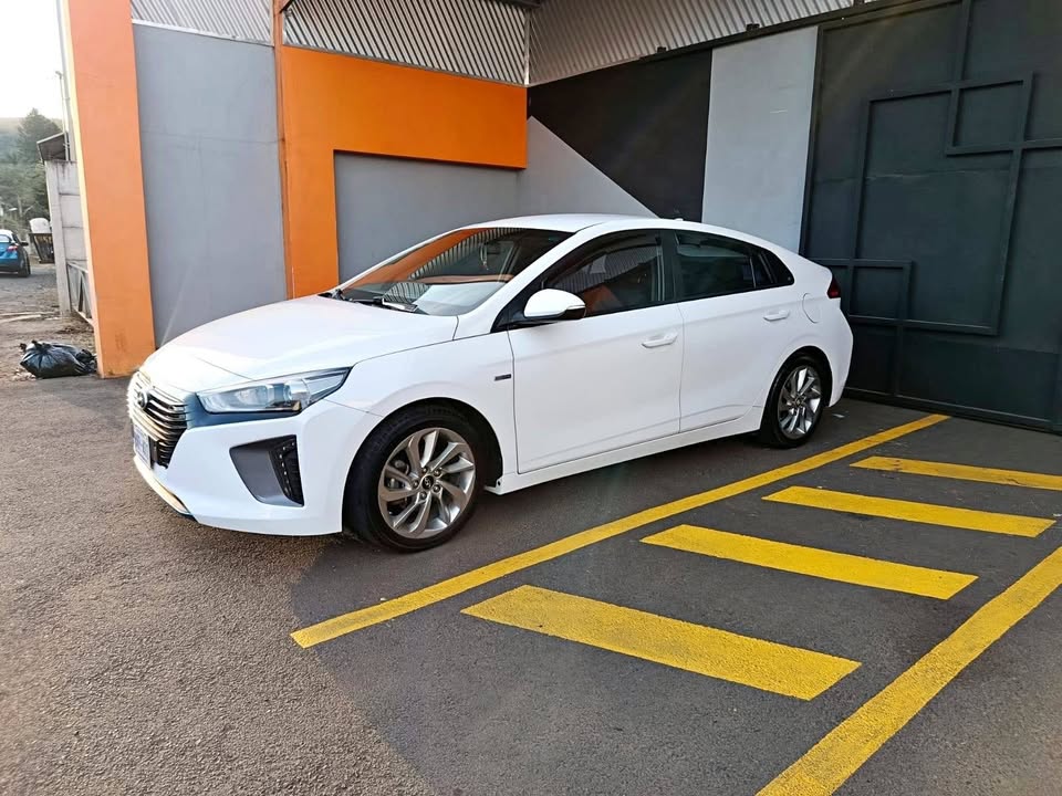 2016 Hyundai Ioniq - foto 3
