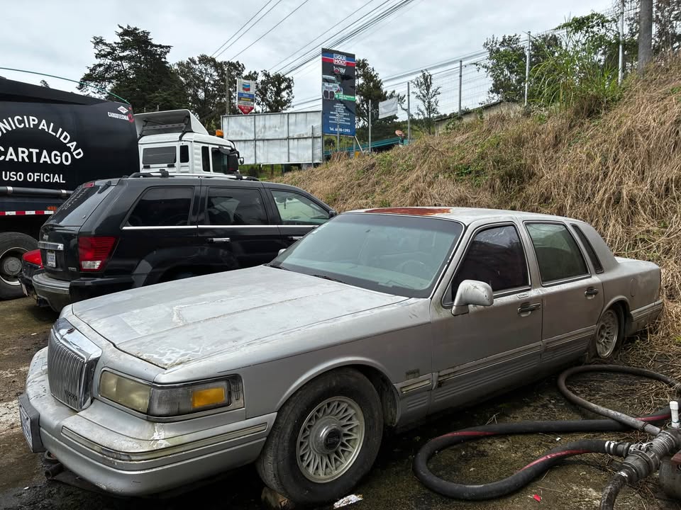 1996 Lincoln Town Car - foto 2