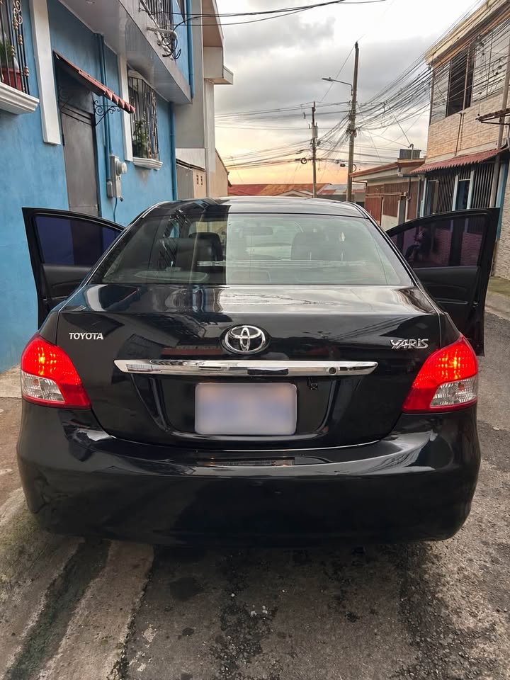 2007 Toyota Yaris - foto 2