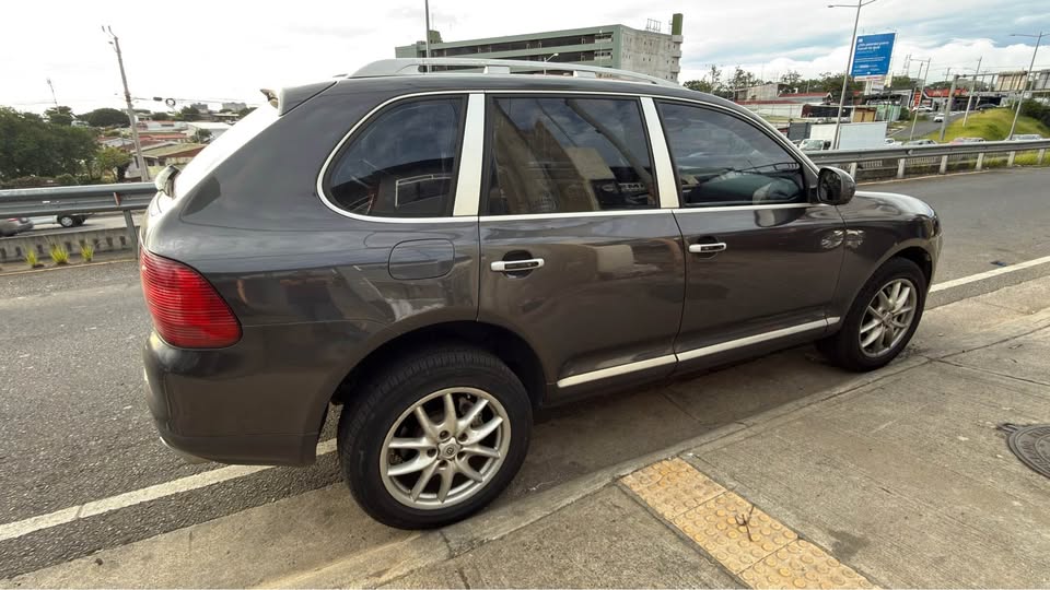 2006 Porsche Cayenne - foto 2