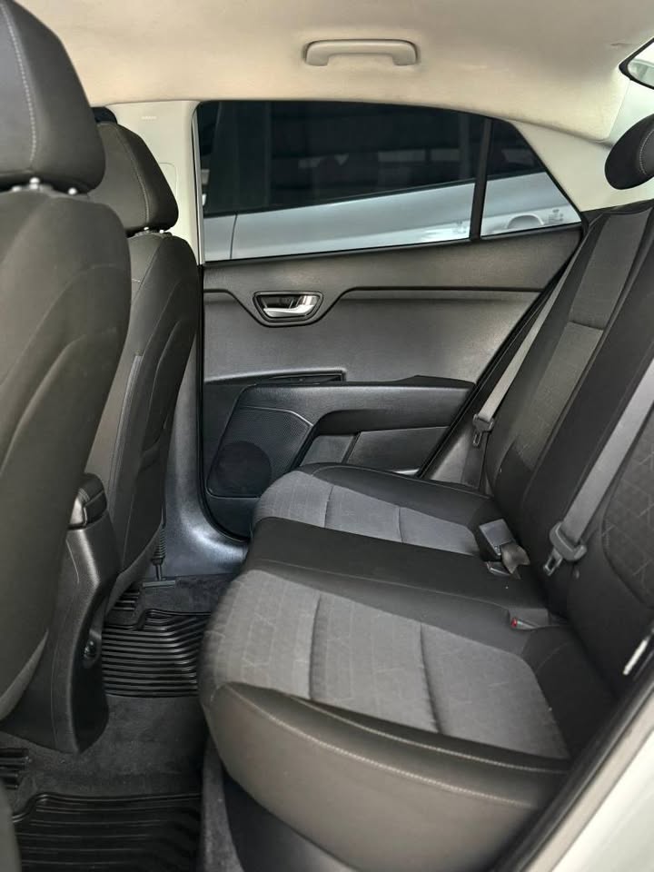 2020 Kia Rio - foto 2