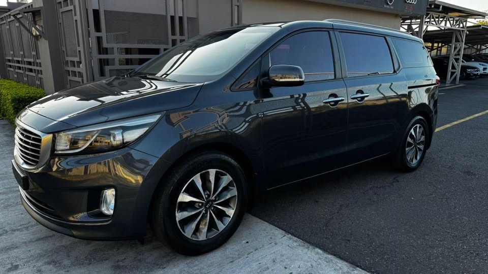 2015 Kia Carnival - foto 2