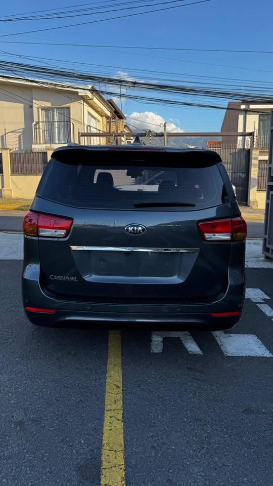 2015 Kia Carnival - foto 4