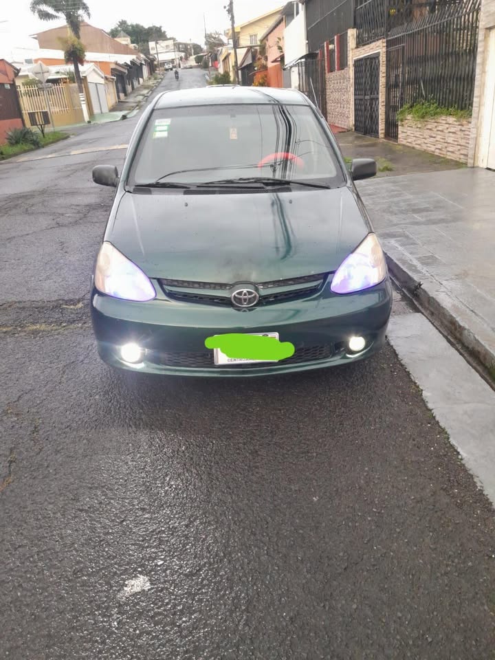 2003 Toyota Yaris - foto 2