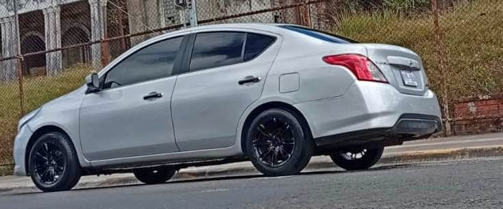 2017 Nissan Versa - foto 5