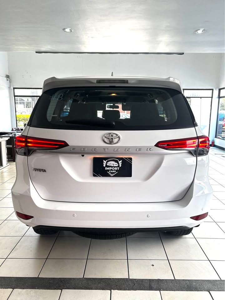 2024 Toyota Fortuner - foto 5