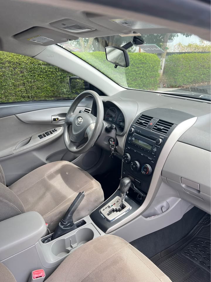 2010 Toyota Corolla - foto 5