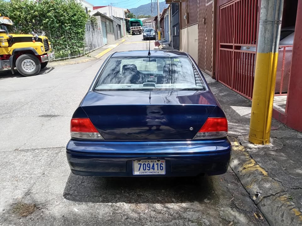 2002 Mitsubishi Lancer - foto 3