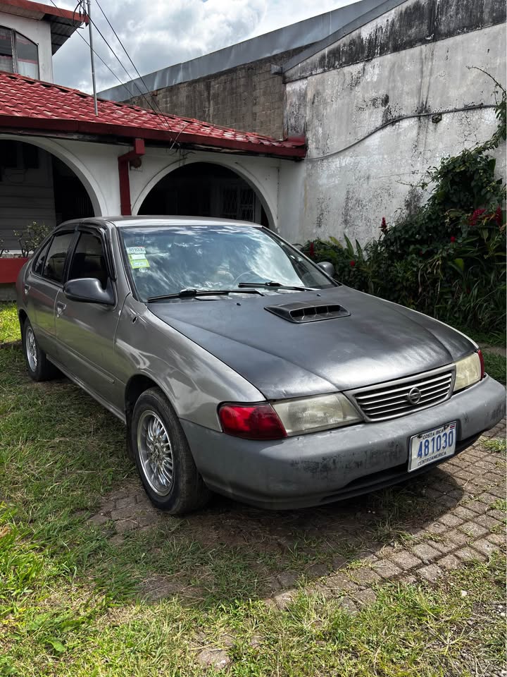 1997 Nissan Sentra - foto 2