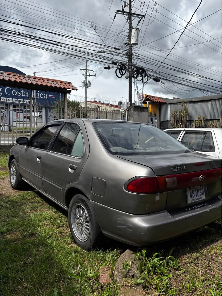 1997 Nissan Sentra - foto 3