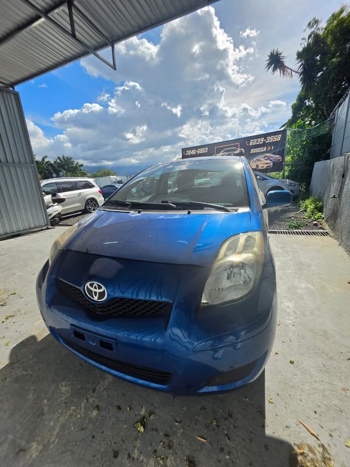 2010 Toyota Yaris - foto 2