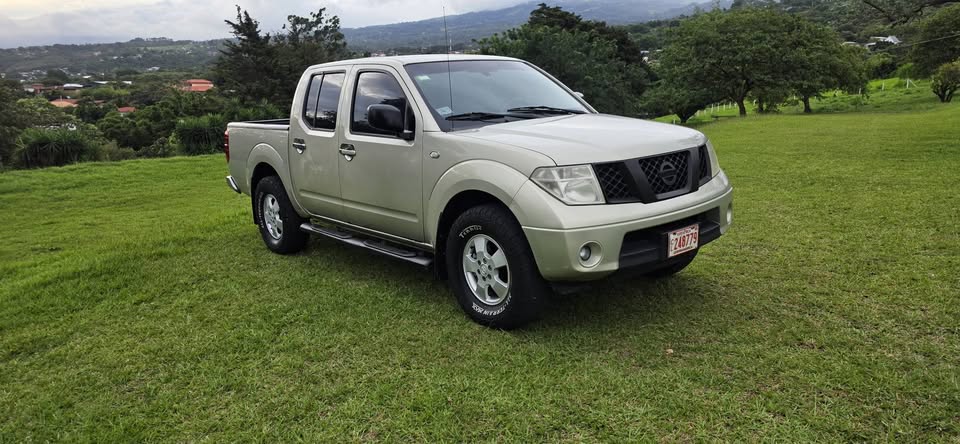 2007 Nissan Navara - foto 2
