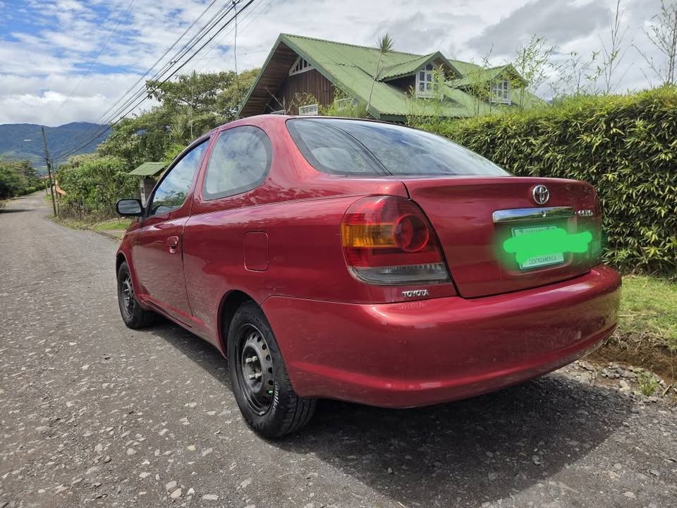 2005 Toyota Yaris - foto 2