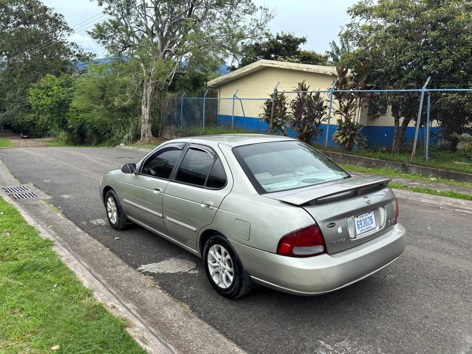 2003 Nissan Sentra - foto 2