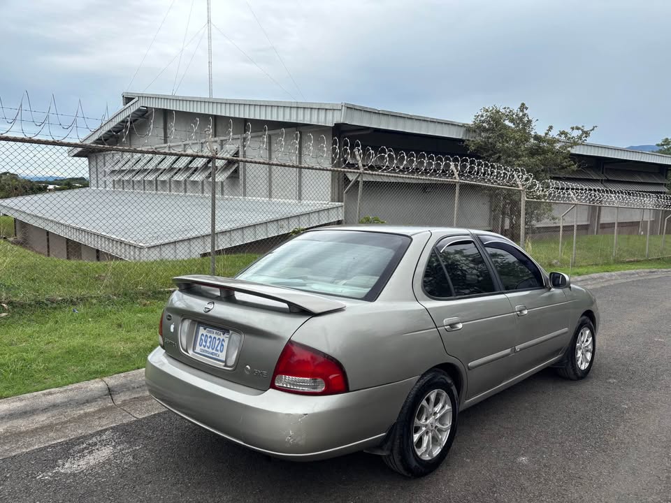 2003 Nissan Sentra - foto 4