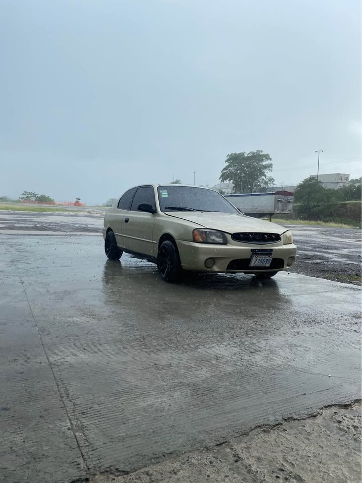 2001 Hyundai Accent - foto 3