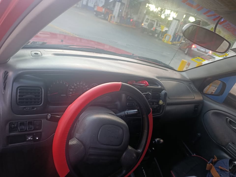 2002 Chevrolet Tracker - foto 5
