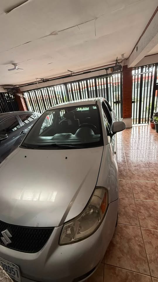 2011 Suzuki SX4 - foto 4