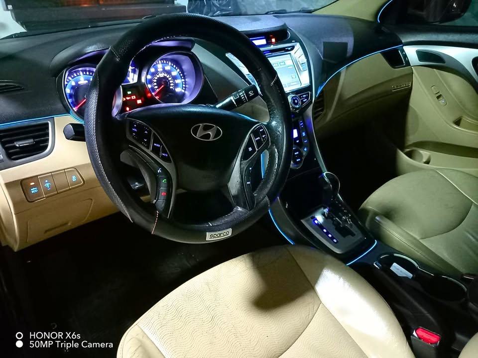 2012 Hyundai Elantra - foto 5