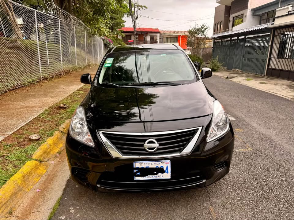 2012 Nissan Versa - foto 3