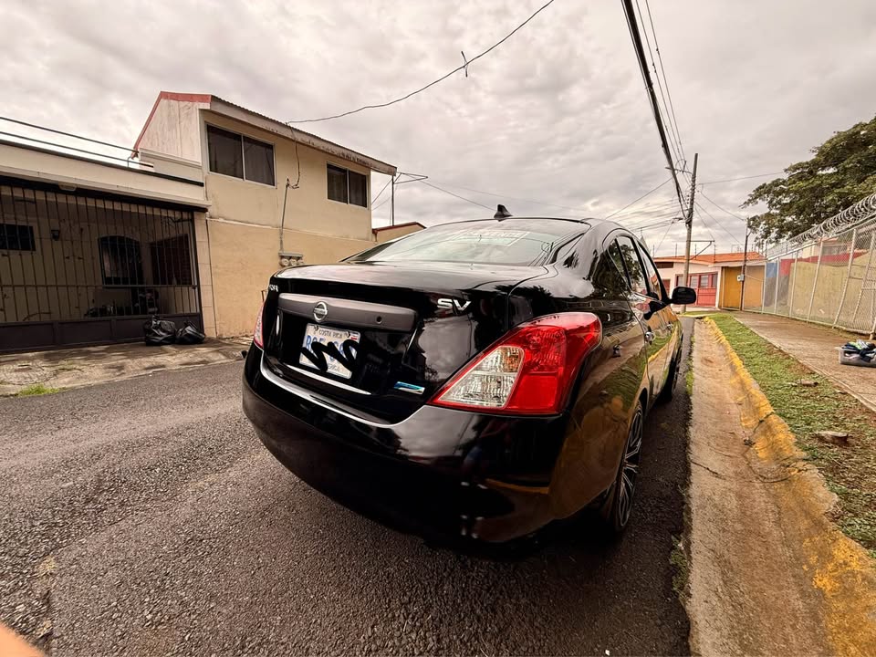 2012 Nissan Versa - foto 4