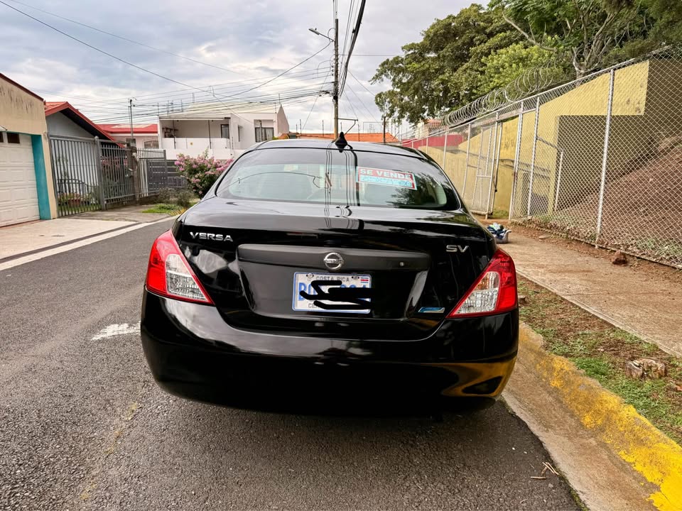 2012 Nissan Versa - foto 5
