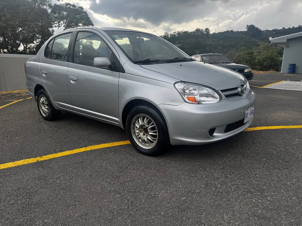 2003 Toyota Yaris - foto 4