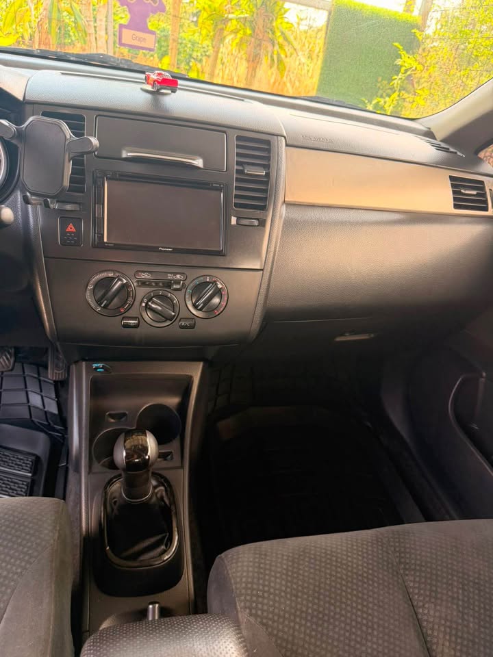 2012 Nissan Tiida - foto 4