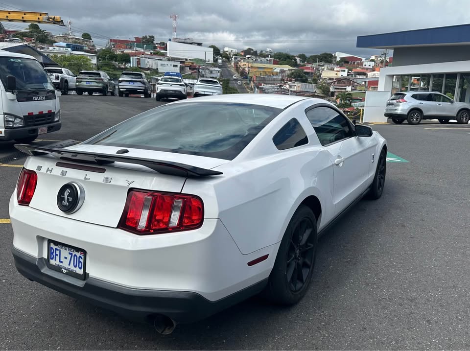 2010 Ford Mustang - foto 5