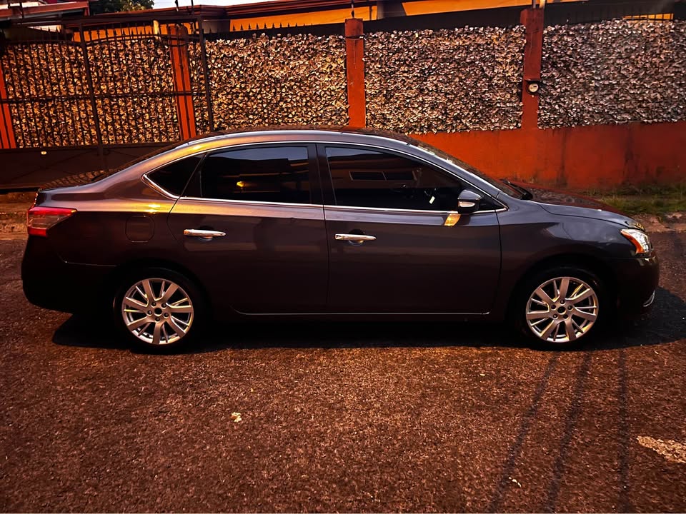 2015 Nissan Sentra - foto 2