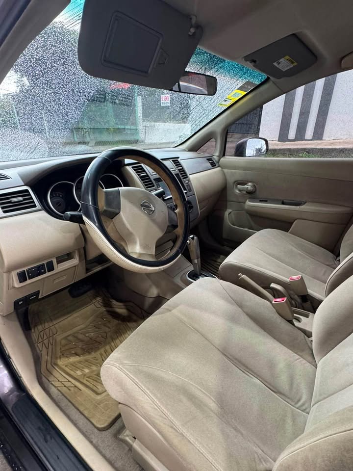 2008 Nissan Versa - foto 2