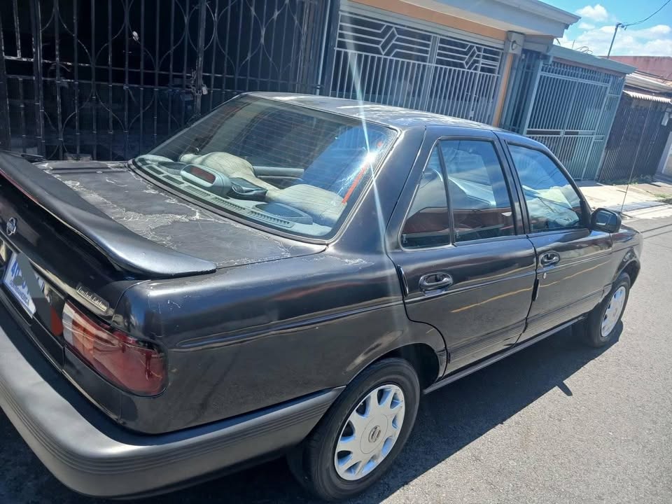 1994 Nissan Sentra - foto 2