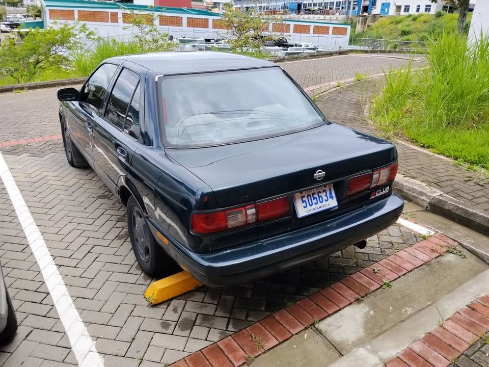 1994 Nissan Sentra - foto 2