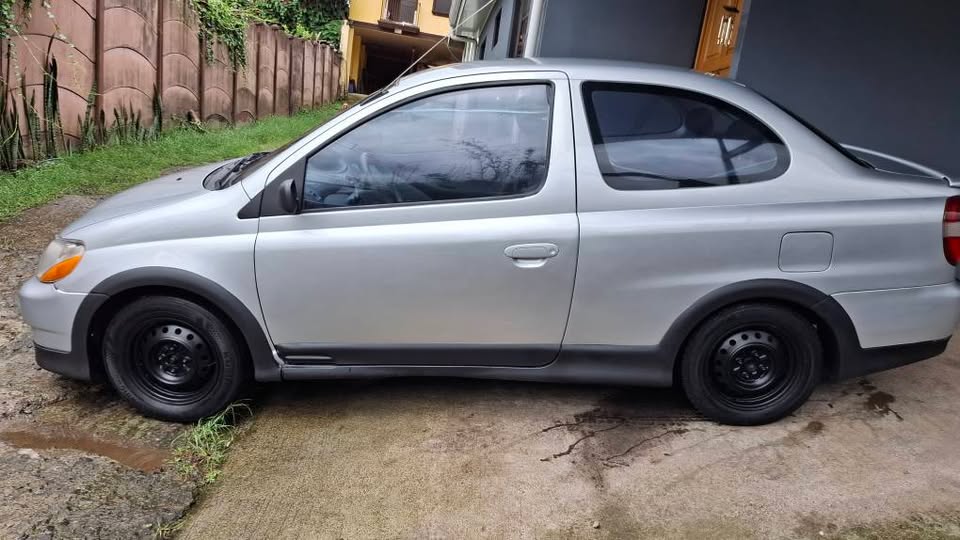 2000 Toyota Yaris - foto 2