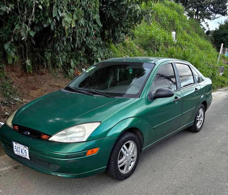 2002 Ford Focus - foto 2