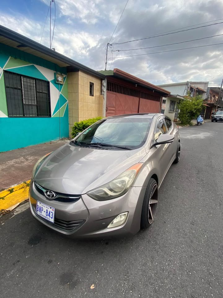 2012 Hyundai Elantra - foto 2