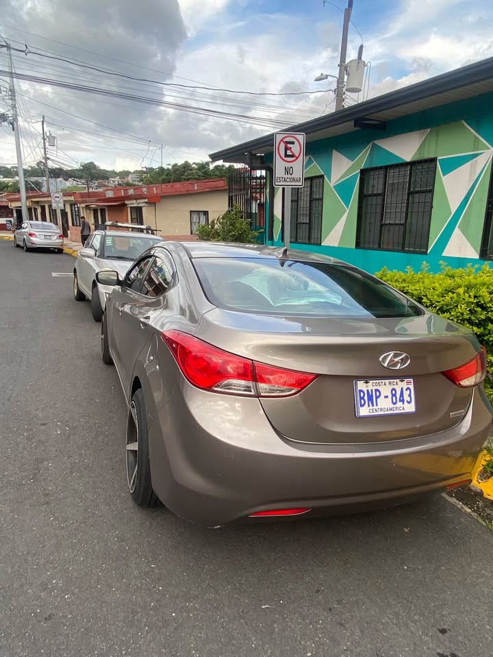 2012 Hyundai Elantra - foto 3