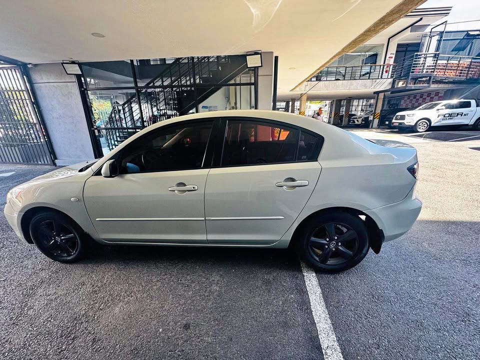 2009 Mazda Mazda3 - foto 2