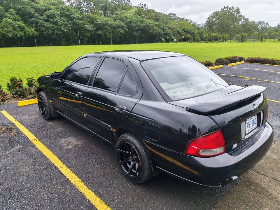 2002 Nissan Sentra - foto 5
