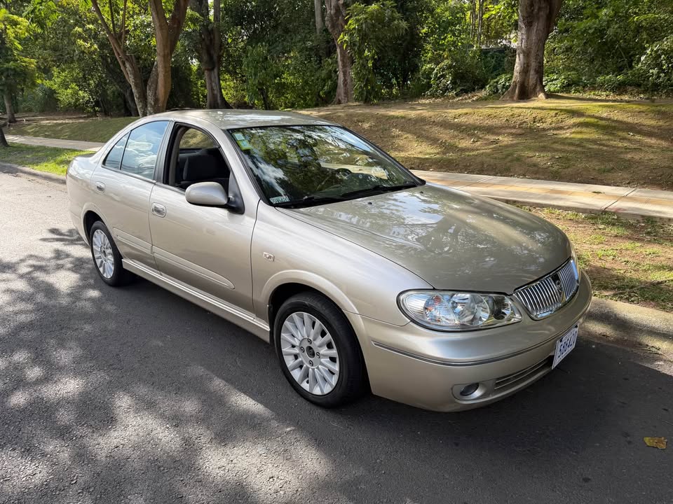 2005 Nissan Almera - foto 3