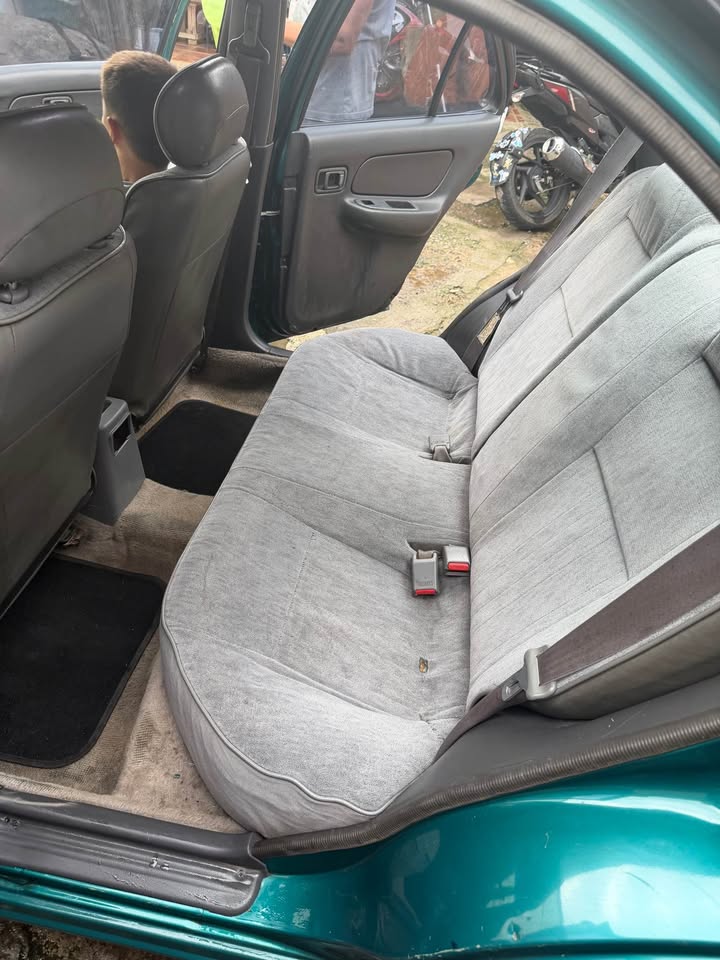 1995 Nissan Sentra - foto 4