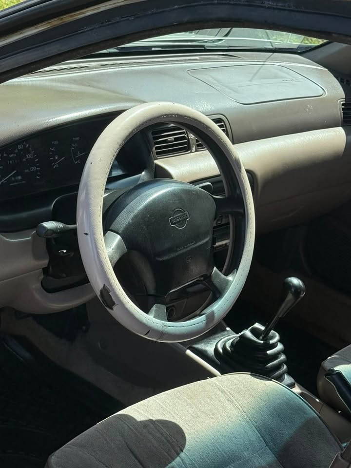 1996 Nissan Sentra - foto 4