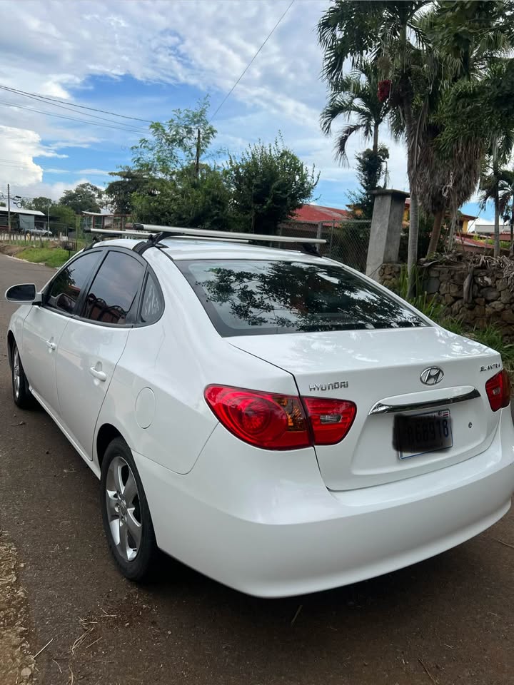 2011 Hyundai Elantra - foto 4
